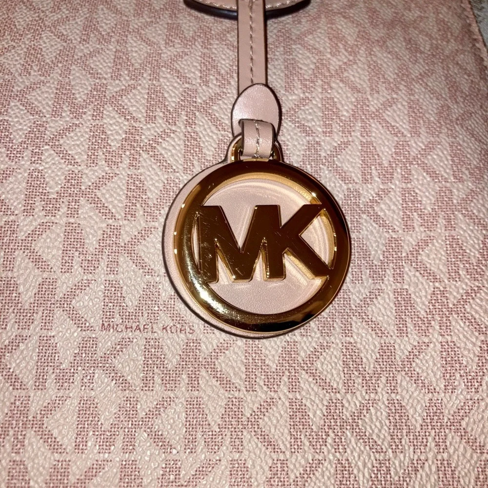MICHAEL KORS Signature Voyager Tote Bag Pink & Cream  EUC
